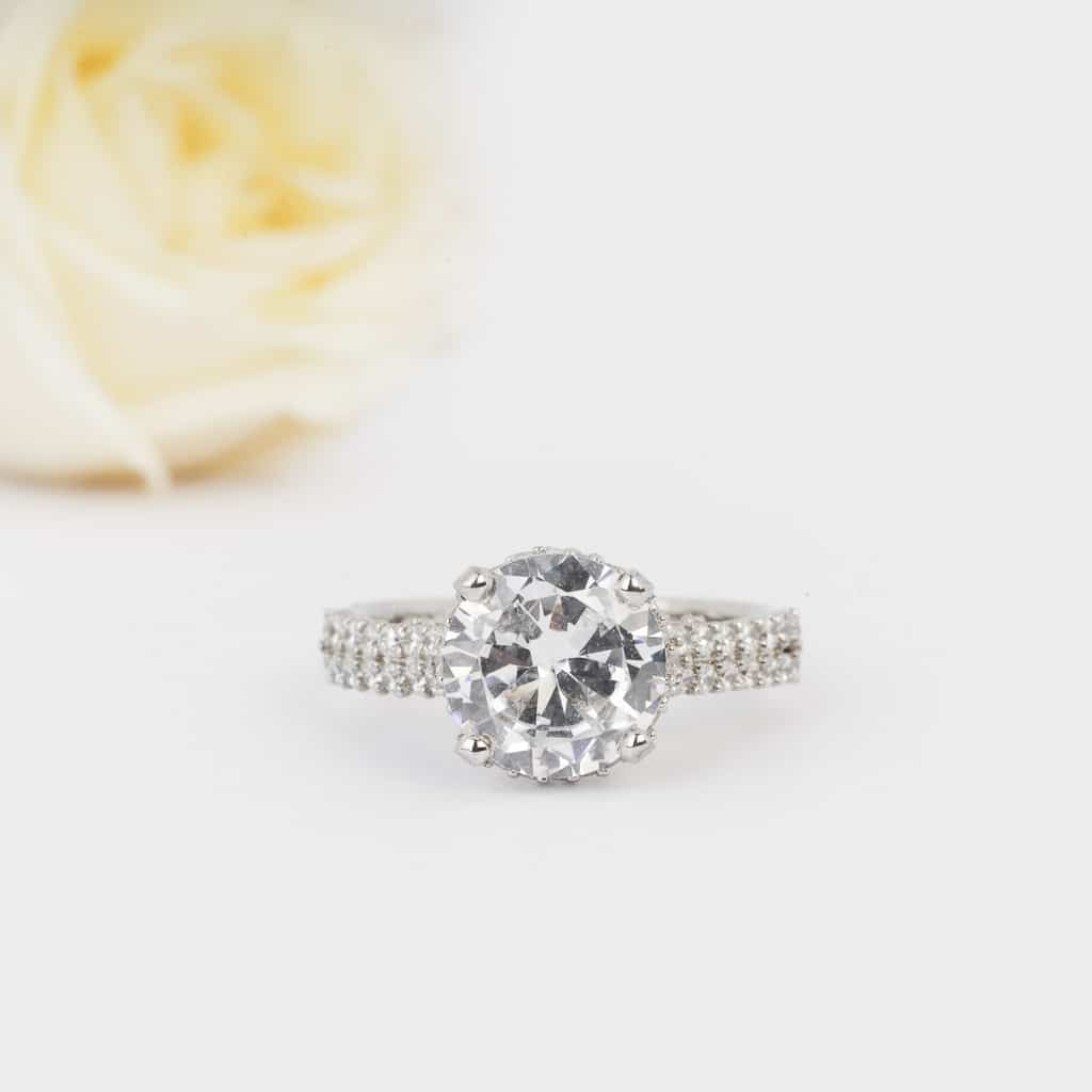 Sterling silver solitaire ring Sterling silver solitaire ring